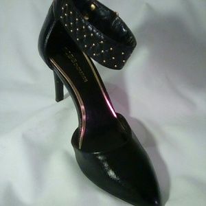 BCBGeneration Ankle Black Pumps